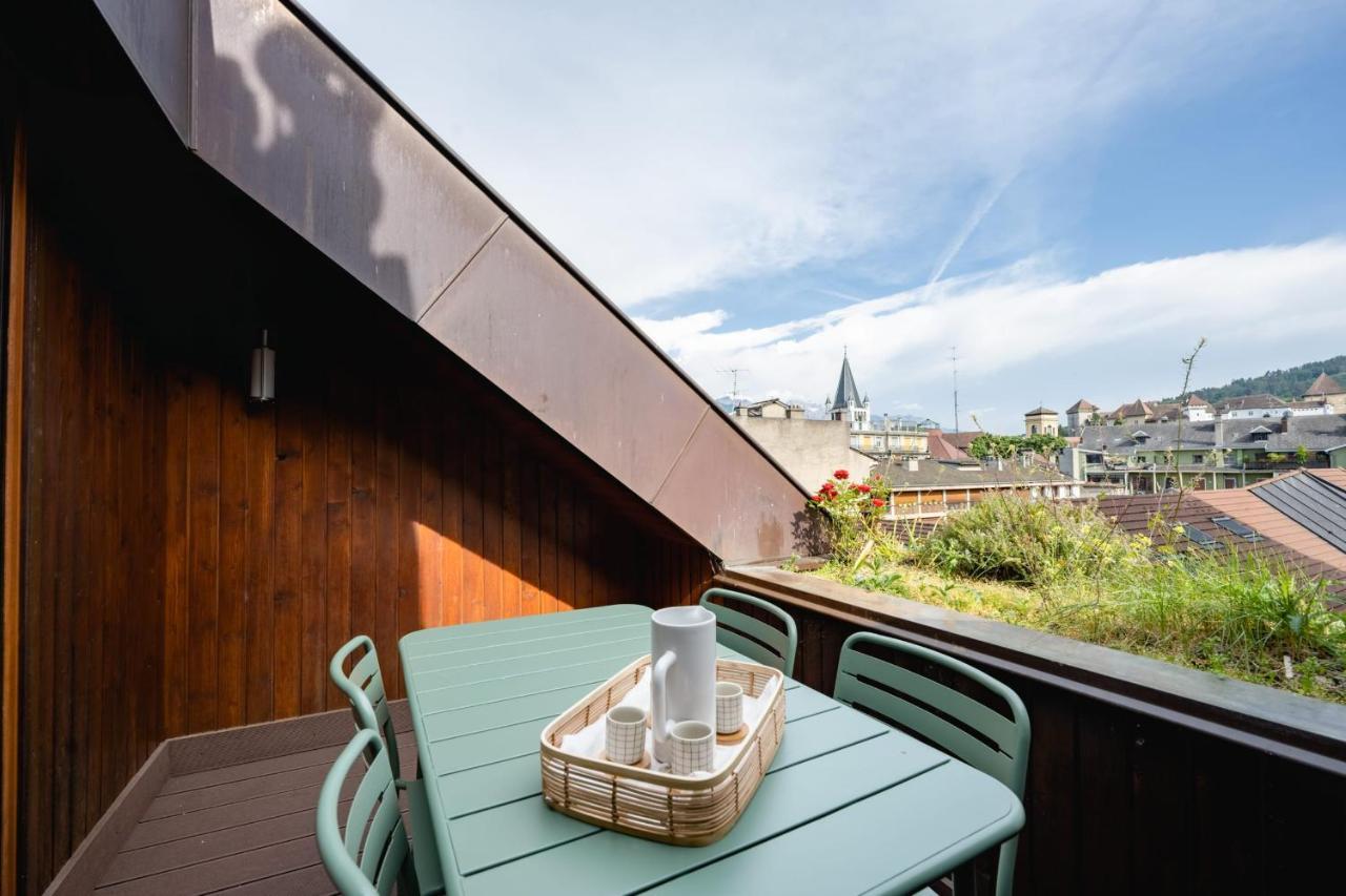 Le Duplex Vaugelas Atypique En Plein Centre Ville Annecy Exterior photo